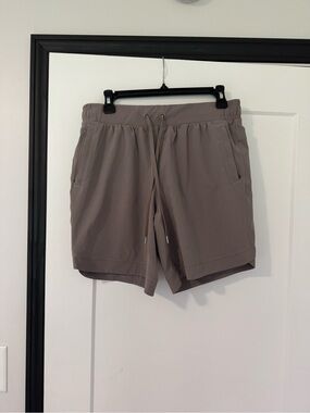 CALIA by Carrie Underwood Taupe Performance Athletic Shorts Size Small